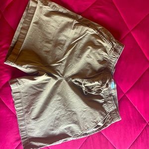 Medium old navy khaki shorts